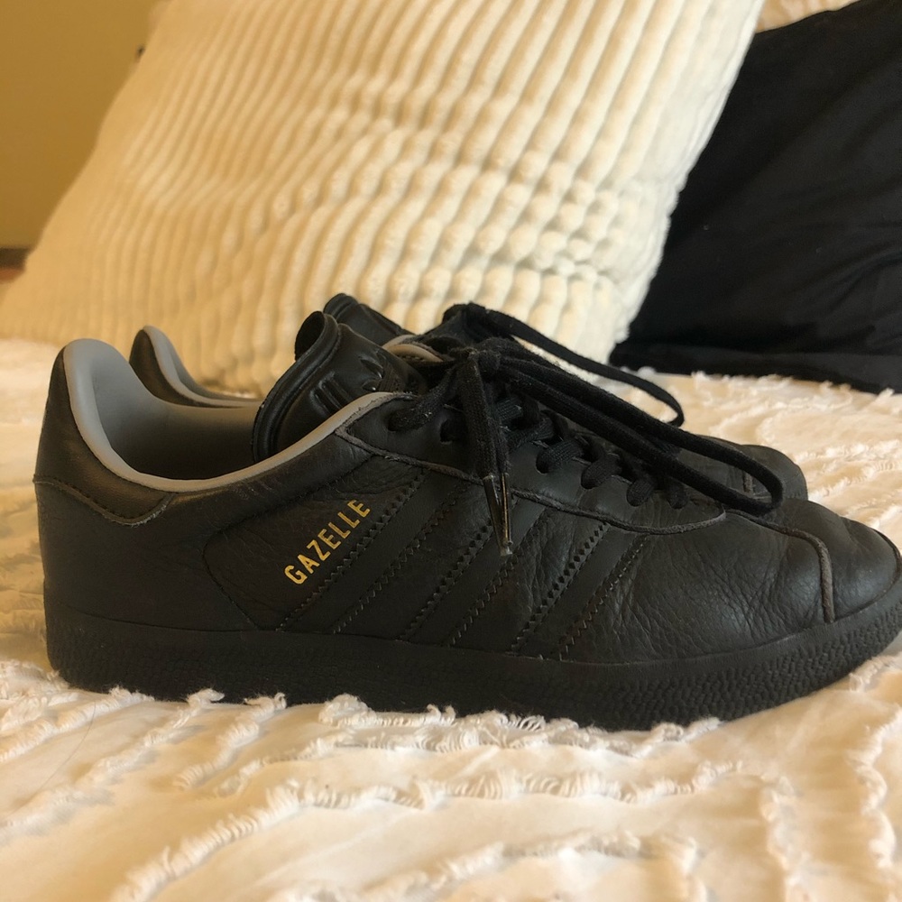 Adidas Gazelles all black